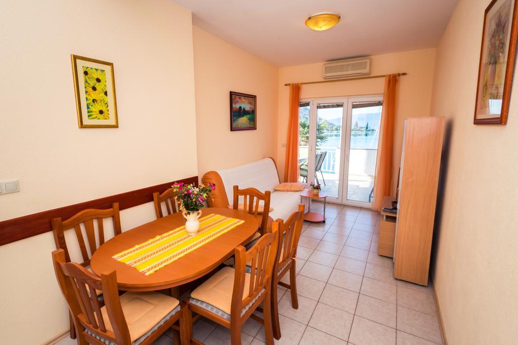 Apartments Galeb Блаце Екстериор снимка