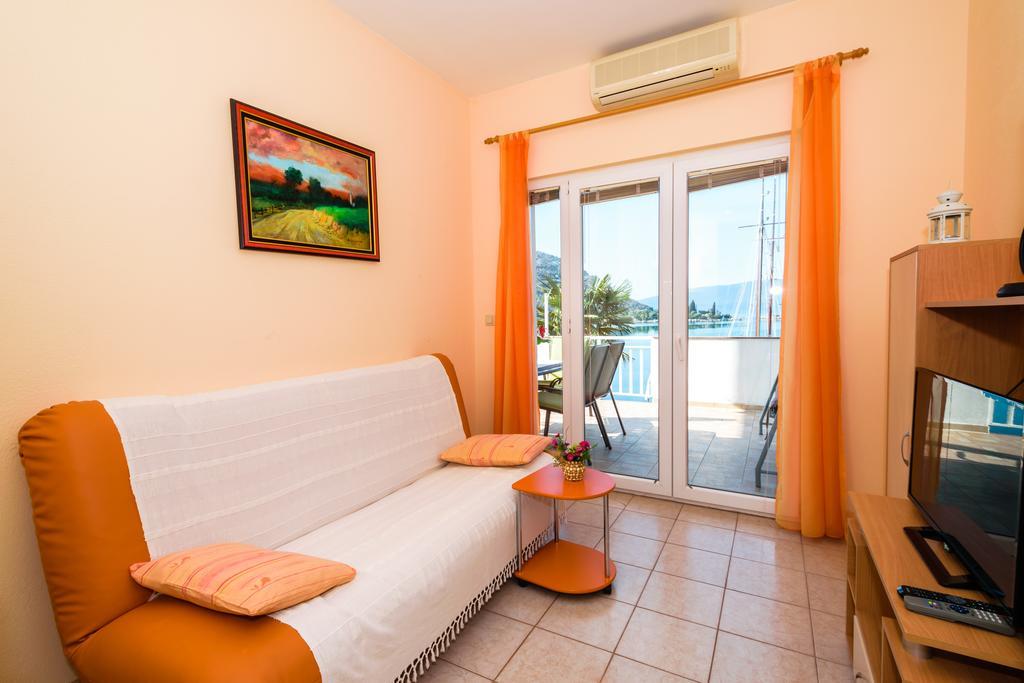 Apartments Galeb Блаце Екстериор снимка