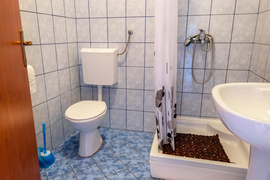 Apartments Galeb Блаце Екстериор снимка