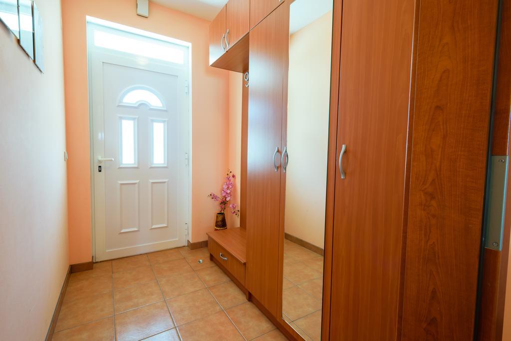 Apartments Galeb Блаце Екстериор снимка