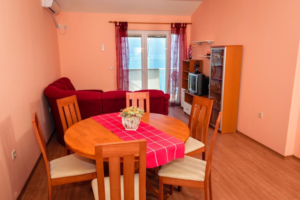 Apartments Galeb Блаце Екстериор снимка