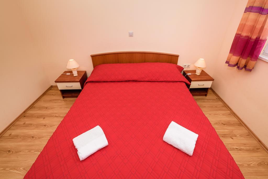 Apartments Galeb Блаце Екстериор снимка