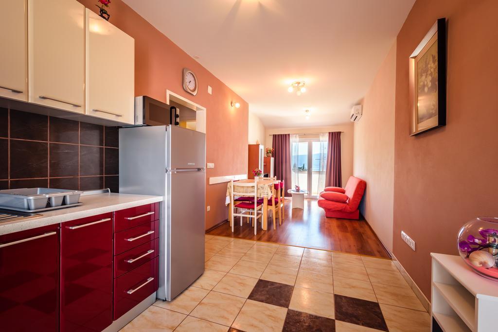 Apartments Galeb Блаце Екстериор снимка