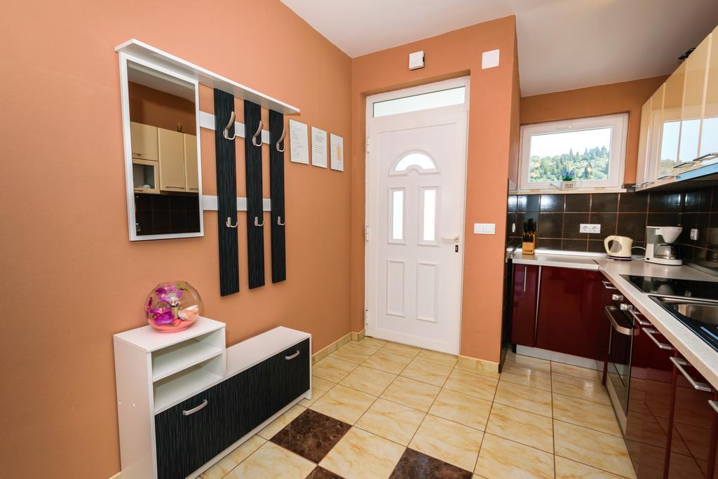 Apartments Galeb Блаце Екстериор снимка