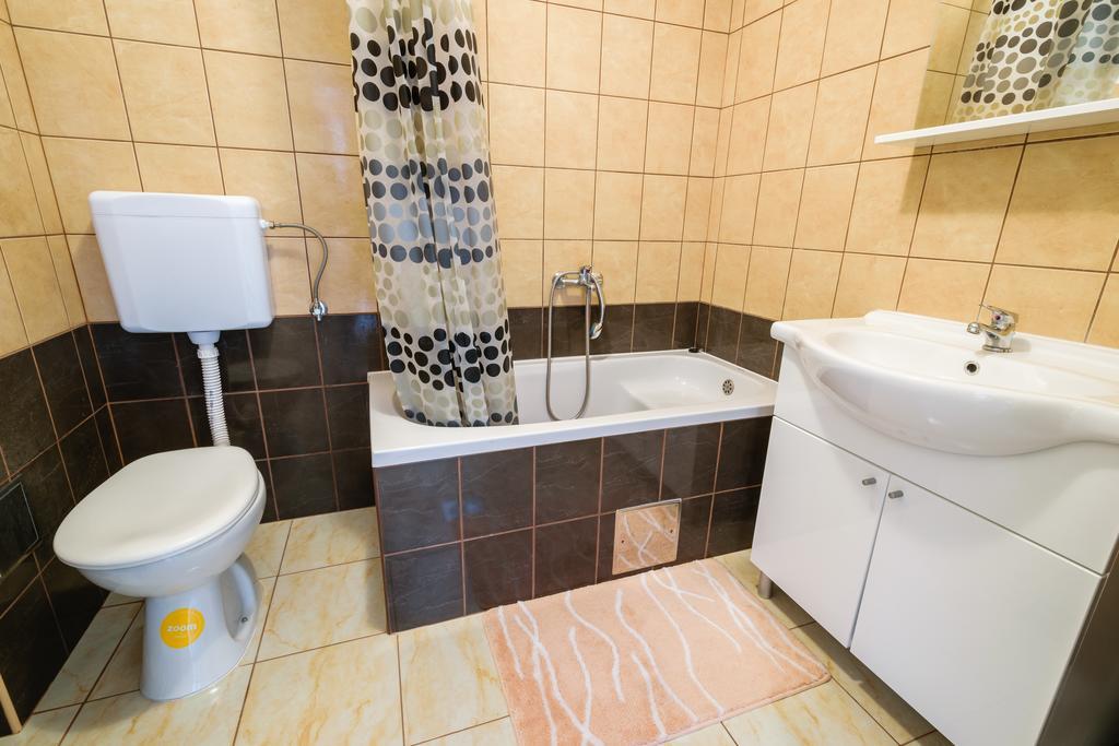 Apartments Galeb Блаце Екстериор снимка