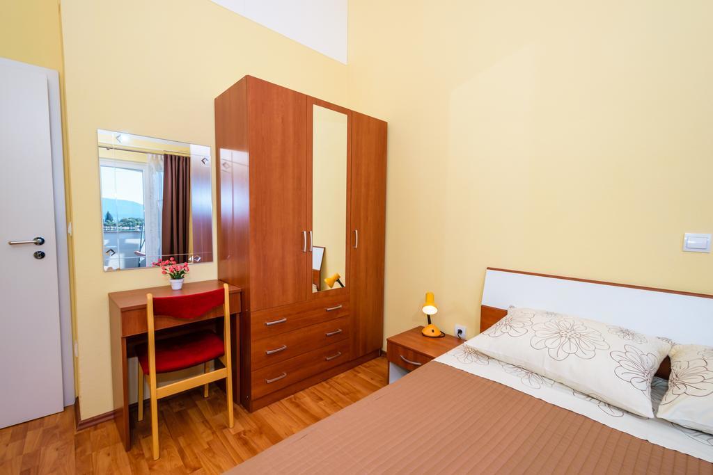 Apartments Galeb Блаце Екстериор снимка