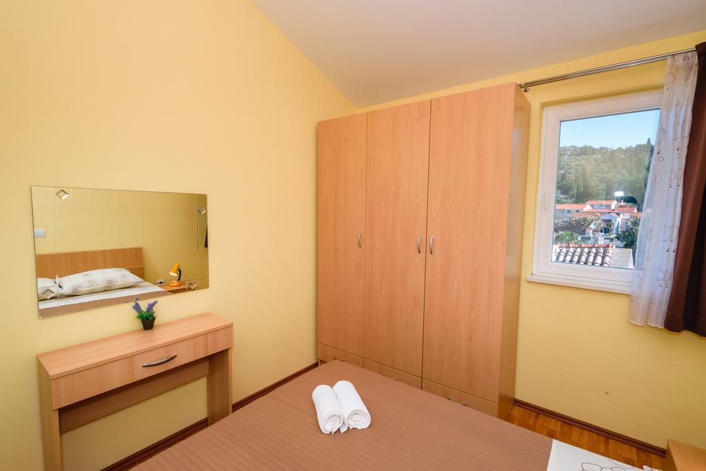 Apartments Galeb Блаце Екстериор снимка