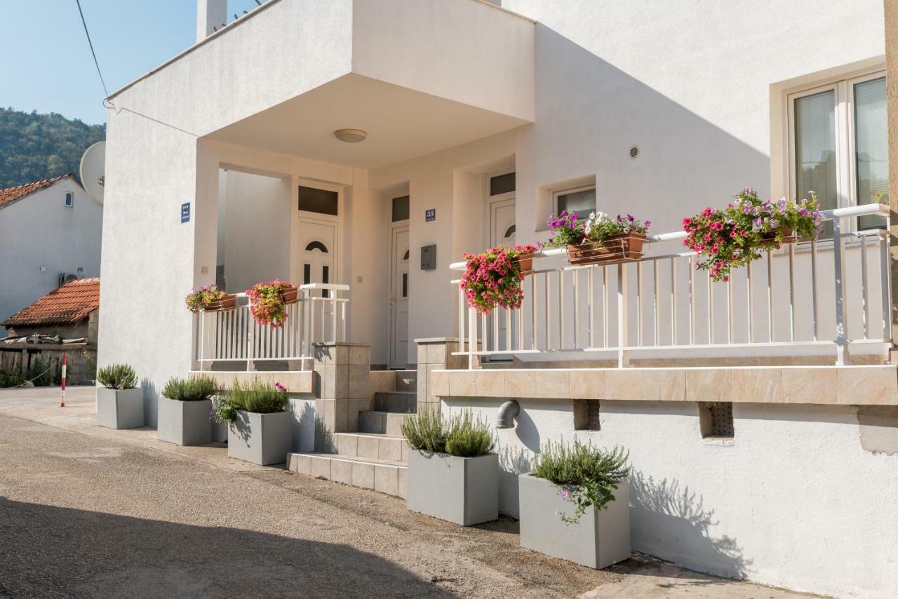 Apartments Galeb Блаце Екстериор снимка
