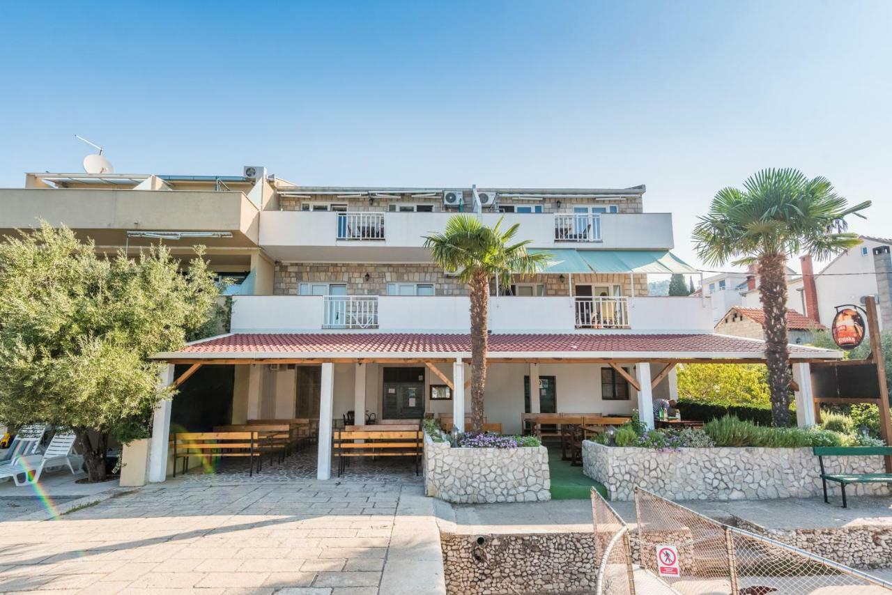 Apartments Galeb Блаце Екстериор снимка